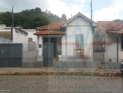 Casa para Venda, em Itanhandu, bairro Centro, 3 dormitrios, 1 banheiro, 1 sute, 3 vagas