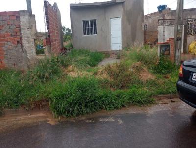 Casa para Venda, em Piracicaba, bairro Parque Orlanda I, 2 dormitrios, 2 banheiros, 1 sute