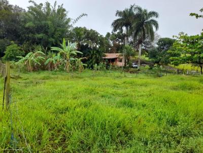 Stio para Venda, em Itabora, bairro Cabuu, 2 dormitrios, 1 banheiro, 1 vaga