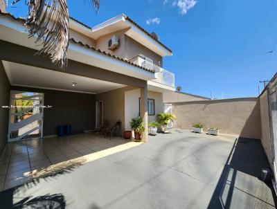 Casa para Venda, em Presidente Prudente, bairro Residencial Parque dos Girassis, 3 dormitrios, 4 banheiros, 1 sute, 2 vagas