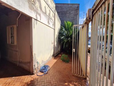 Casa para Venda, em Quirinópolis, bairro Centro, 4 dormitórios, 2 banheiros, 2 suítes, 1 vaga