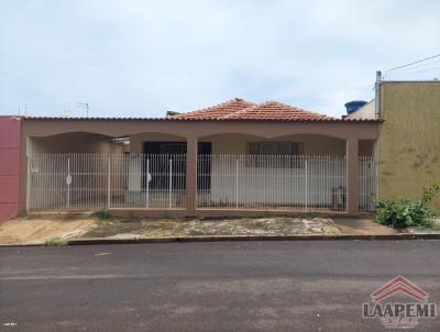Casa para Locao, em Presidente Prudente, bairro Jardim Bongiovani, 3 dormitrios, 1 banheiro, 2 sutes, 3 vagas