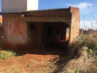 Casa para Venda, em Arapongas, bairro Jardim Perobas III, 2 dormitrios, 1 banheiro, 1 sute, 2 vagas