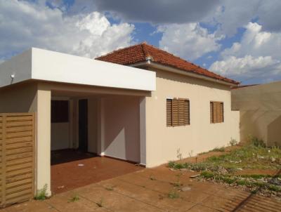 Casa para Locação, em Quirinópolis, bairro Centro, 4 dormitórios, 1 banheiro, 2 suítes, 2 vagas