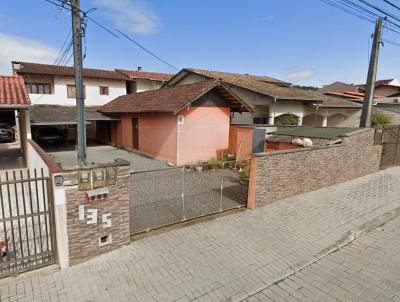 Casa para Venda, em Joinville, bairro Petrpolis, 3 dormitrios, 3 banheiros, 2 vagas