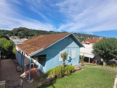 Casa para Venda, em Antônio Prado, bairro Centro, 3 dormitórios, 2 banheiros, 2 vagas