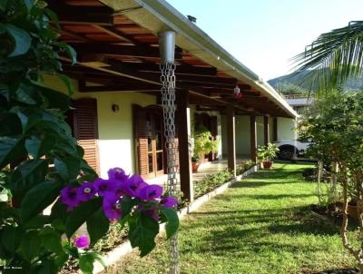 Casa para Venda, em Itaja, bairro Fazenda, 2 dormitrios, 4 banheiros, 1 sute, 4 vagas