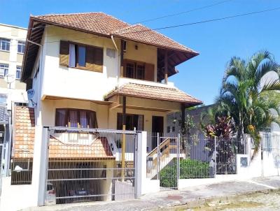 Casa para Venda, em Florianpolis, bairro Trindade, 4 dormitrios, 5 banheiros, 2 sutes, 4 vagas