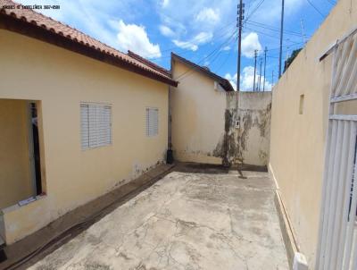 Casa para Venda, em Cuiab, bairro TIJUCAL, 3 dormitrios, 1 banheiro, 2 vagas