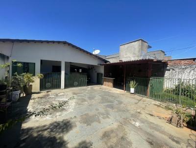 Casa para Venda, em Goinia, bairro Jardim Amrica, 2 dormitrios, 2 banheiros, 5 vagas