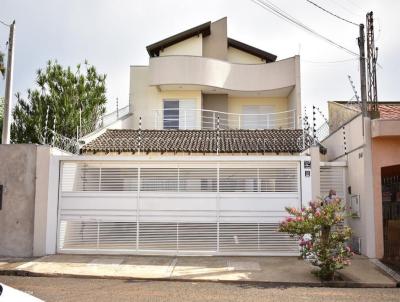 Casa 4 dormitórios ou + para Venda, em Bauru, bairro Vila São João da Boa Vista, 4 dormitórios, 5 banheiros, 3 suítes, 4 vagas