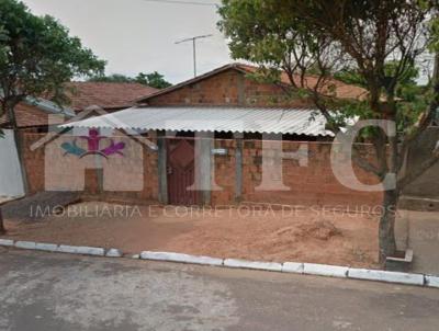 Casa para Venda, em Valparaso, bairro Centro, 3 dormitrios, 1 banheiro, 2 vagas