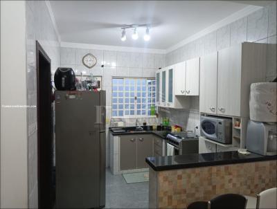 Casa para Venda, em Limeira, bairro Jardim Ipanema, 2 dormitrios, 1 banheiro, 3 vagas