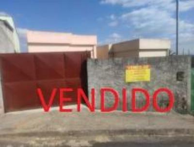 Casa para Venda, em Visconde do Rio Branco, bairro Cohab 3, 2 dormitrios, 1 banheiro, 2 vagas