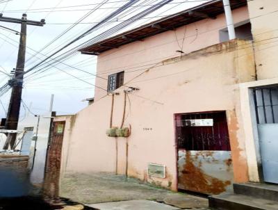 Casa para Locação, em Fortaleza, bairro Cajazeiras, 2 dormitórios, 1 banheiro