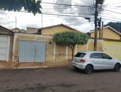Casa para Venda, em Ituverava, bairro Parque dos Esportes, 3 dormitrios, 3 banheiros, 1 sute, 1 vaga