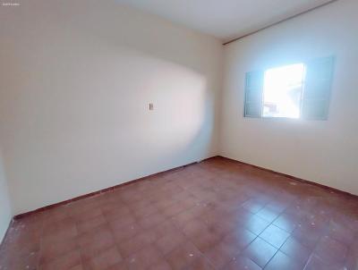 Casa para Locao, em Pindamonhangaba, bairro Vila Rica, 4 dormitrios, 2 banheiros, 2 vagas