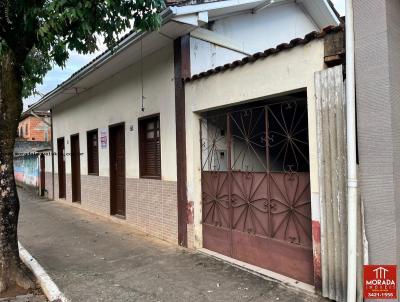 Casa para Venda, em Itamarati de Minas, bairro Centro, 6 dormitrios, 1 banheiro, 2 sutes, 2 vagas