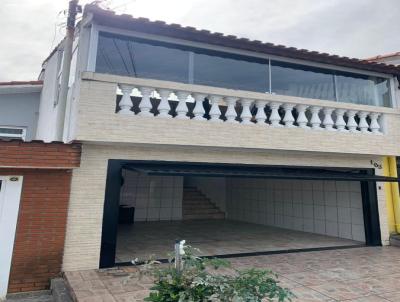 Casa / Sobrado para Venda, em Santo Andr, bairro Parque Jaatuba, 3 dormitrios, 1 banheiro, 1 sute, 2 vagas