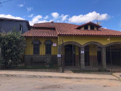 Casa para Venda, em Manhuaçu, bairro Bom Pastor, 4 dormitórios, 3 banheiros, 1 suíte, 1 vaga
