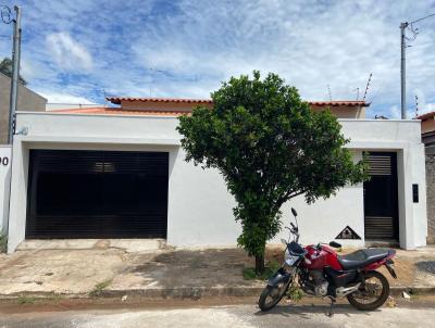 Casa para Venda, em Araguari, bairro Miranda, 2 dormitrios, 1 banheiro, 1 sute, 1 vaga