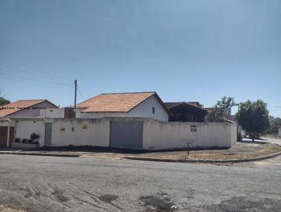 Casa para Locao, em Caldas Novas, bairro Bandeirantes, 3 dormitrios, 1 banheiro, 1 sute, 1 vaga