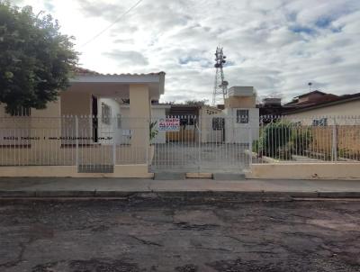 Casa para Locao, em Martinpolis, bairro Centro, 3 dormitrios, 3 banheiros, 1 sute, 3 vagas