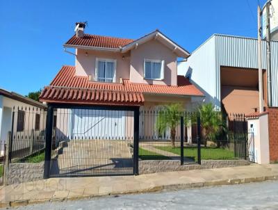 Casa para Venda, em Garibaldi, bairro São Francisco, 3 dormitórios, 3 banheiros, 1 suíte