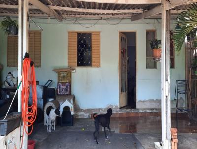 Casa para Venda, em Presidente Prudente, bairro Vila Santa Helena, 3 dormitrios, 1 banheiro, 5 vagas