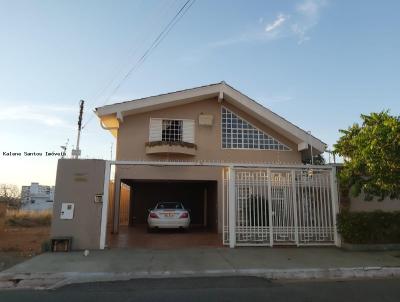 Casa para Venda, em Caldas Novas, bairro Bandeirantes, 4 dormitrios, 2 banheiros, 2 sutes