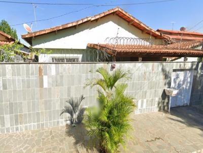 Casa para Venda, em Montes Claros, bairro Vila Brasilia, 3 dormitrios, 3 banheiros, 1 sute, 2 vagas