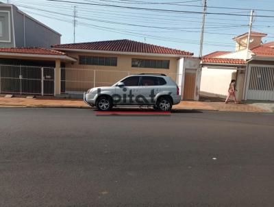 Casa para Venda, em Batatais, bairro Castelo, 3 dormitrios, 4 banheiros, 1 sute, 2 vagas