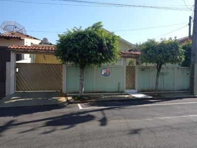 Casa para Venda, em Telmaco Borba, bairro Centro, 5 dormitrios, 1 banheiro, 1 sute, 1 vaga