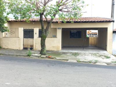 Casa Usada para Venda, em So Joo da Boa Vista, bairro Jardim Maestro Mouro, 3 dormitrios, 1 banheiro, 1 vaga