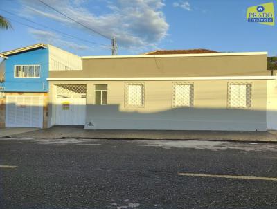 Casa para Locao, em Araguari, bairro Centro, 4 dormitrios, 1 banheiro, 1 vaga