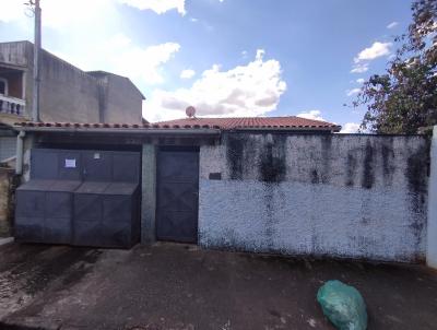 Casa / Sobrado para Venda, em Bragana Paulista, bairro VILA APARECIDA, 2 dormitrios, 1 banheiro, 1 vaga