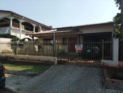 Casa para Venda, em Foz do Iguau, bairro Vila Adriana, 2 dormitrios, 1 banheiro, 1 sute, 2 vagas