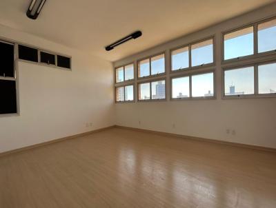 Sala Comercial para Venda, em Belo Horizonte, bairro Cruzeiro, 1 banheiro, 1 vaga