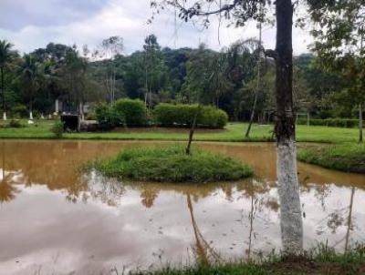 Stio para Venda, em Cachoeiras de Macacu, bairro Marapor, 4 dormitrios, 2 banheiros, 4 sutes, 2 vagas