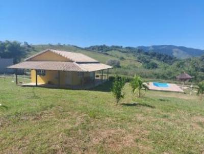 Stio para Venda, em Cachoeiras de Macacu, bairro Papucaia, 2 dormitrios, 1 banheiro, 1 vaga