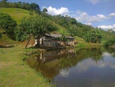 Stio para Venda, em Cachoeiras de Macacu, bairro Vecchi, 3 dormitrios, 1 banheiro, 1 vaga