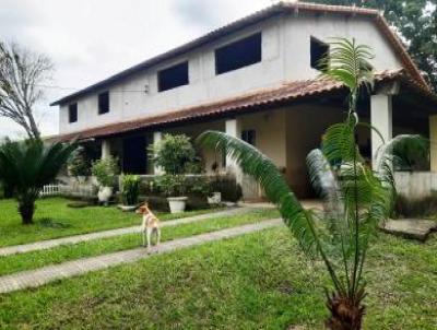 Stio para Venda, em Cachoeiras de Macacu, bairro Centro, 5 dormitrios, 2 banheiros, 2 sutes, 2 vagas