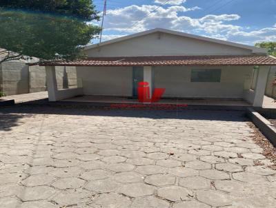 Casa para Locação, em Quirinópolis, bairro Centro, 3 dormitórios, 2 banheiros, 2 vagas