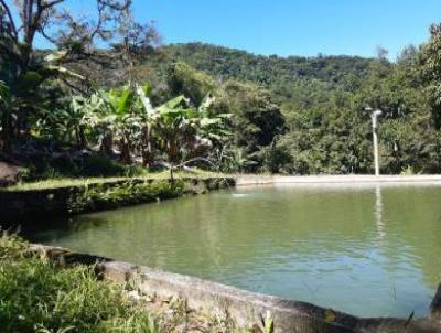 Stio para Venda, em Rio Bonito, bairro Cachoeiras dos Bagres, 2 dormitrios, 1 banheiro, 1 vaga