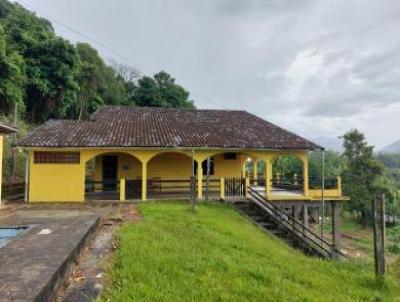 Stio para Venda, em Cachoeiras de Macacu, bairro Guapiau, 3 dormitrios, 2 banheiros, 1 sute, 2 vagas