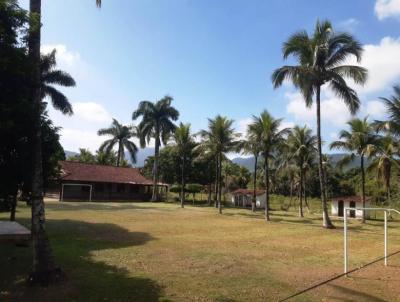 Stio para Venda, em Cachoeiras de Macacu, bairro Papucaia, 4 dormitrios, 2 banheiros, 4 sutes, 2 vagas