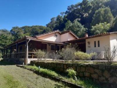 Stio para Venda, em Rio Bonito, bairro Cachoeiras dos Bagres, 2 dormitrios, 1 banheiro, 1 vaga