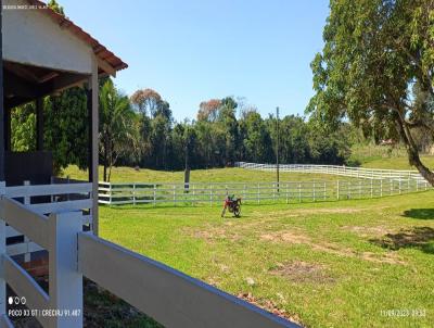 Fazenda para Venda, em Cachoeiras de Macacu, bairro MARAPOR, 2 dormitrios, 1 banheiro, 2 vagas