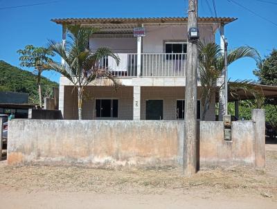 Sobrado para Venda, em Saquarema, bairro Mombaa, 1 dormitrio, 1 banheiro, 4 vagas