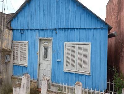 Casa para Locação, em Santana do Livramento, bairro Centro, 2 dormitórios, 2 banheiros
